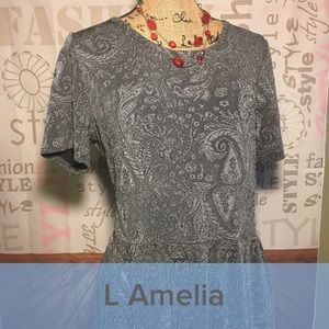 Large LuLaRoe Amelia